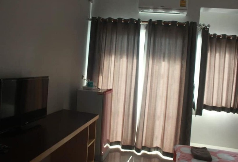 ホテル Sinsupatakul Apartment