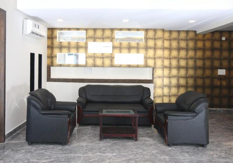 Отель Nexstay Star Holiday Inn