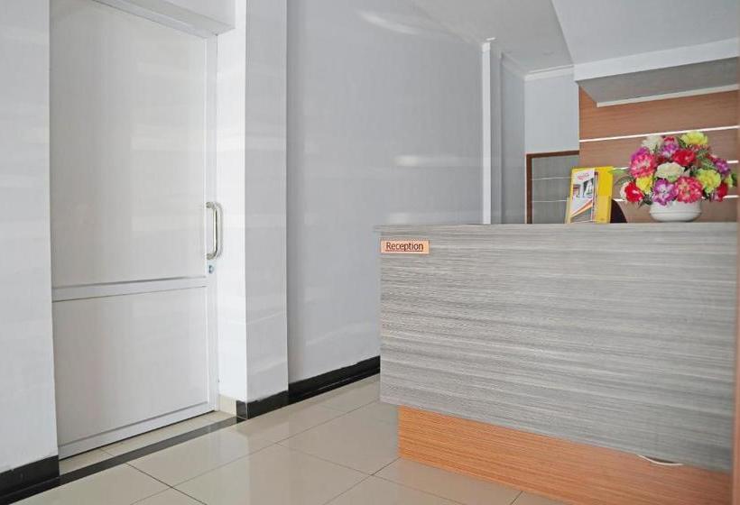Hotelli Oyo 1572 Orange Residence Syariah