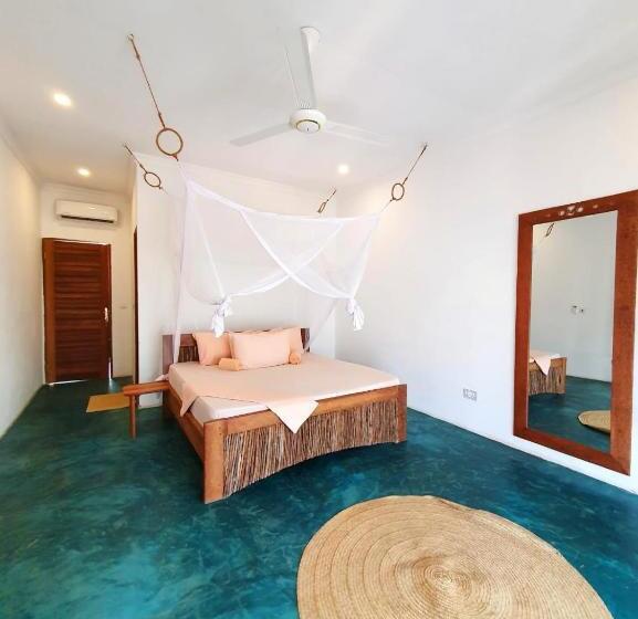 בית מלון כפרי Siri Beach Lodge