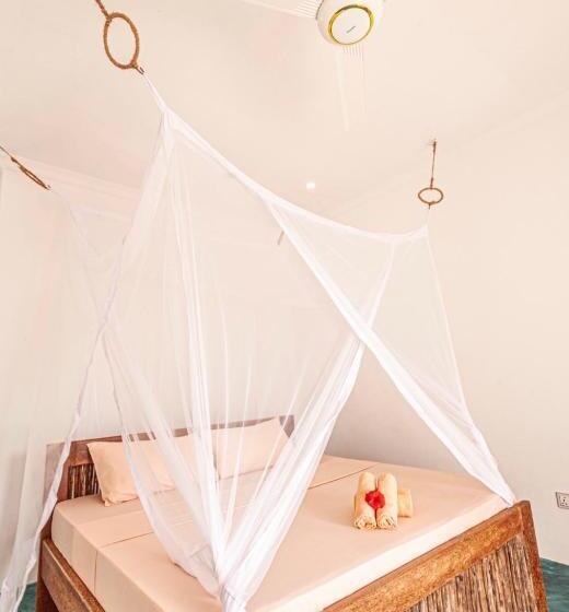 בית מלון כפרי Siri Beach Lodge