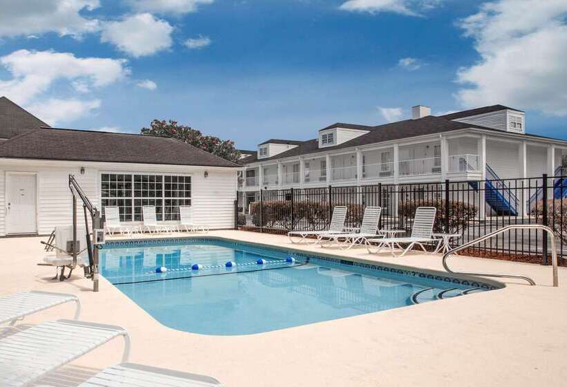 فندق Baymont By Wyndham Brunswick Ga