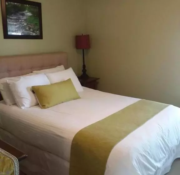 酒店 Benjamin Prescott Inn