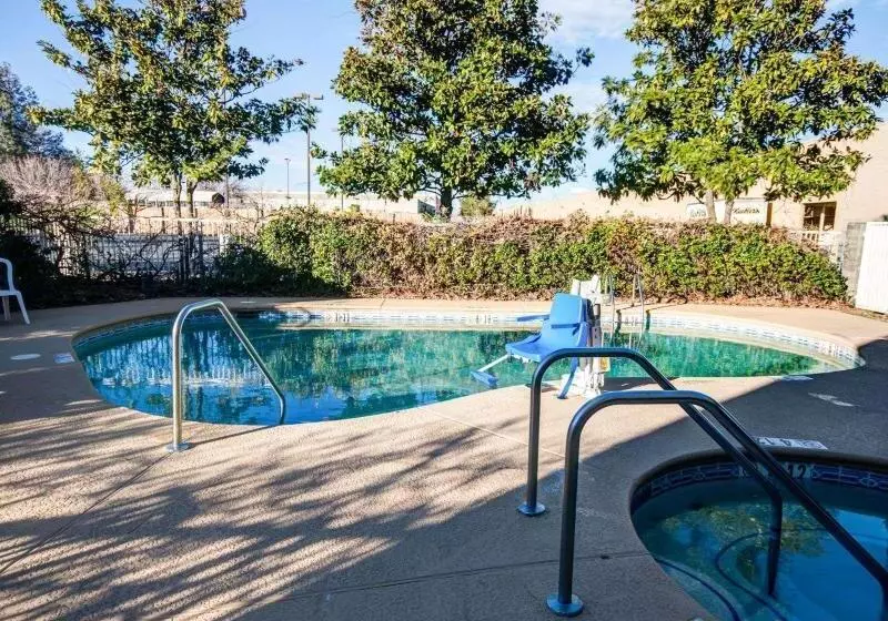 בית מלון כפרי Comfort Inn Redding Near I 5