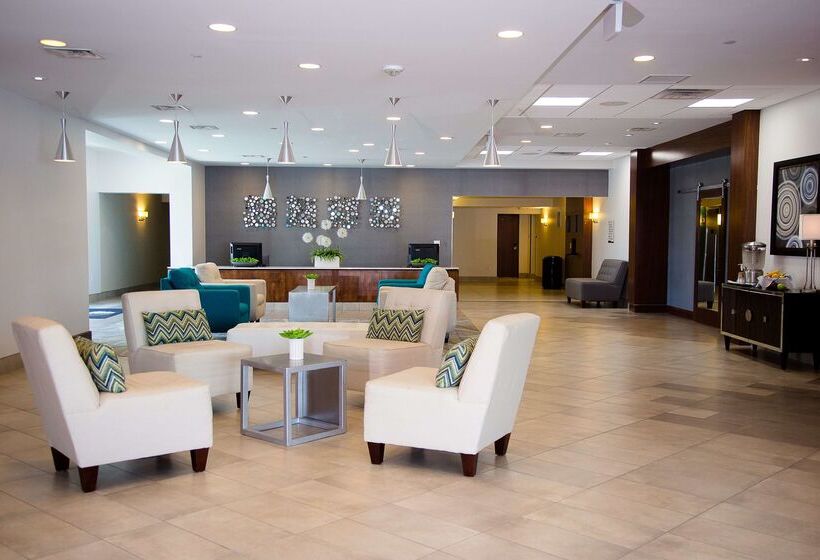 هتل Doubletree By Hilton Omaha Southwest