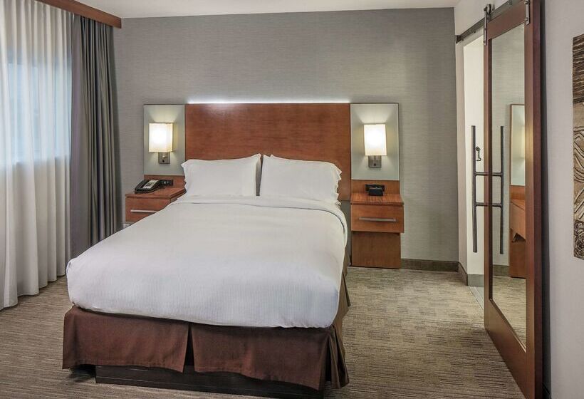 هتل Doubletree By Hilton Omaha Southwest