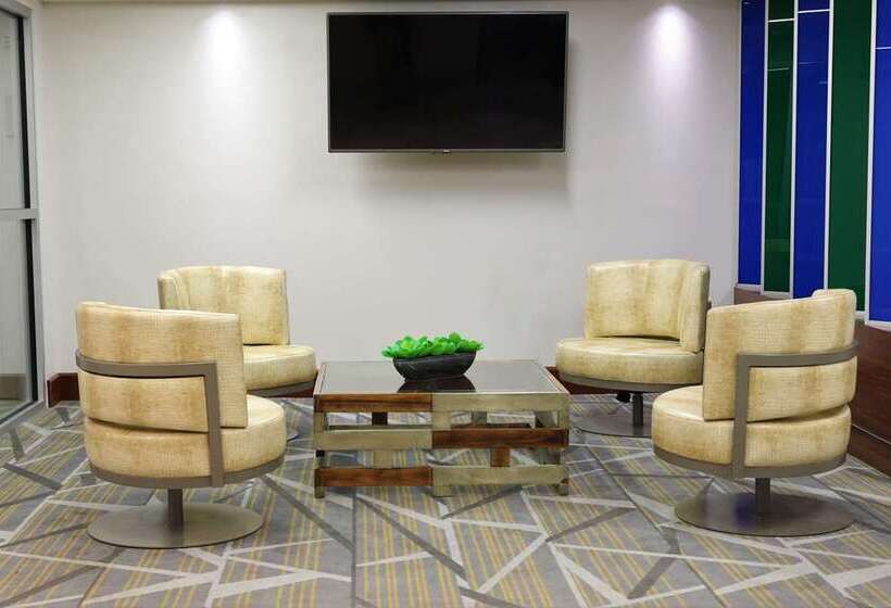 هتل Doubletree By Hilton Omaha Southwest