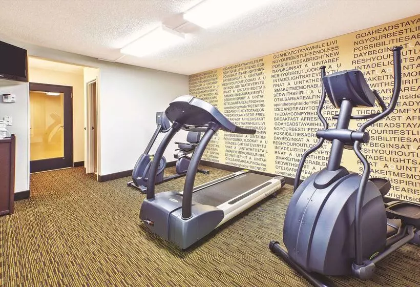 בית מלון כפרי La Quinta Inn By Wyndham Toledo Perrysburg