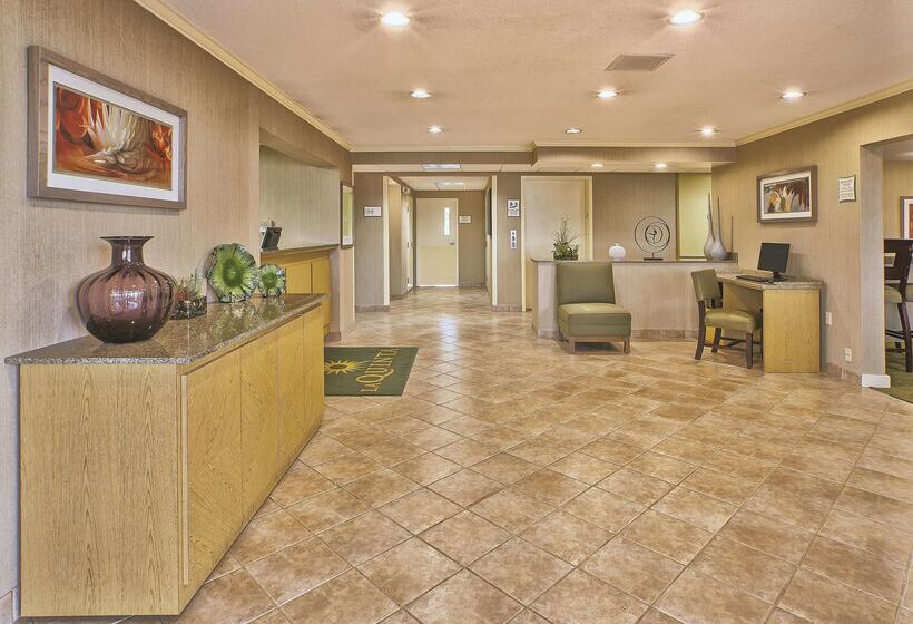 酒店 La Quinta Inn By Wyndham Toledo Perrysburg