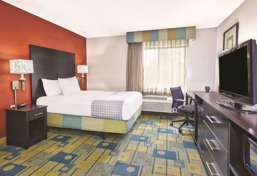 בית מלון כפרי La Quinta Inn By Wyndham Toledo Perrysburg