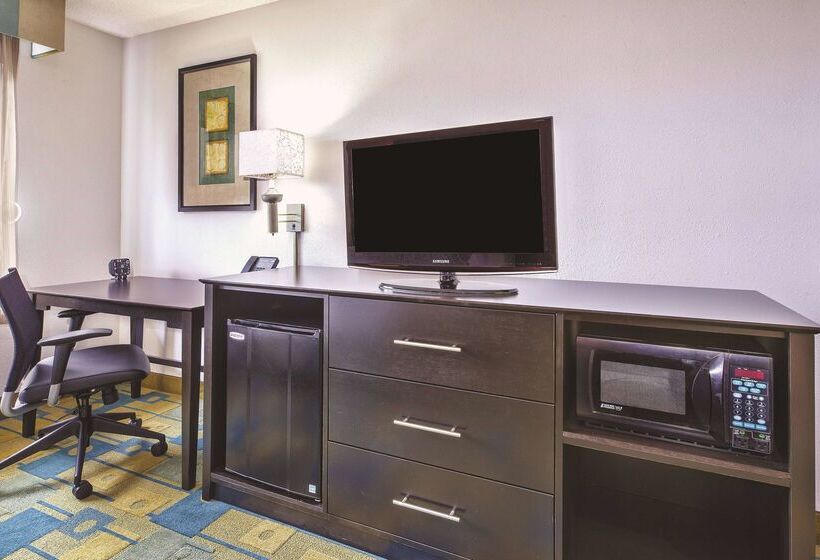 酒店 La Quinta Inn By Wyndham Toledo Perrysburg