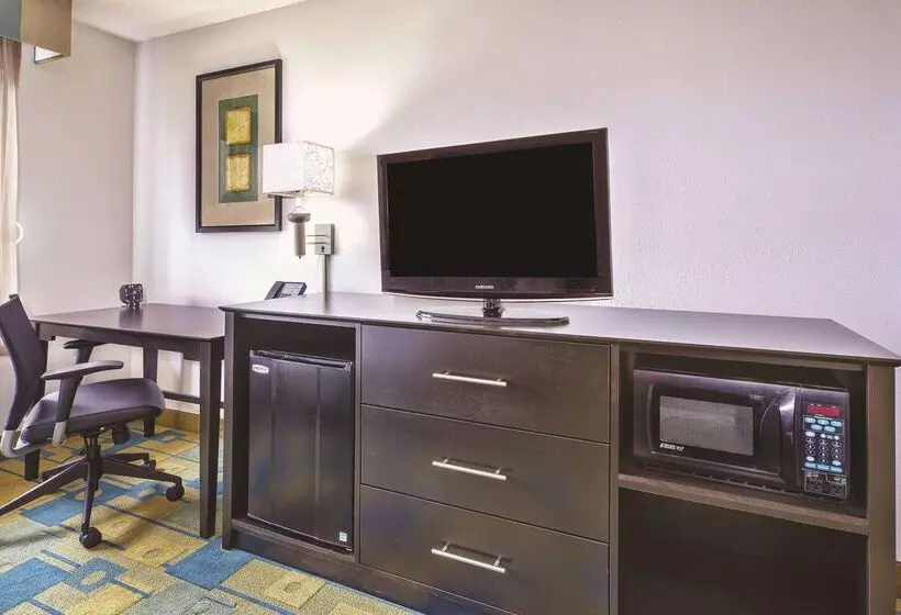 בית מלון כפרי La Quinta Inn By Wyndham Toledo Perrysburg