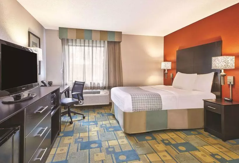 בית מלון כפרי La Quinta Inn By Wyndham Toledo Perrysburg