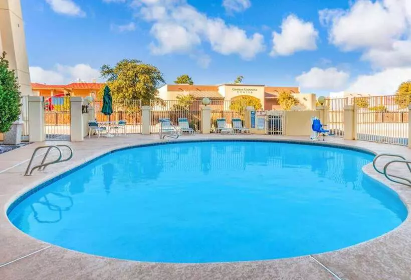 Отель La Quinta Inn & Suites By Wyndham Las Cruces Organ Mountain