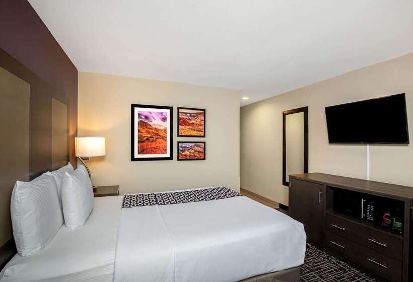 فندق La Quinta Inn & Suites By Wyndham Las Vegas Nellis