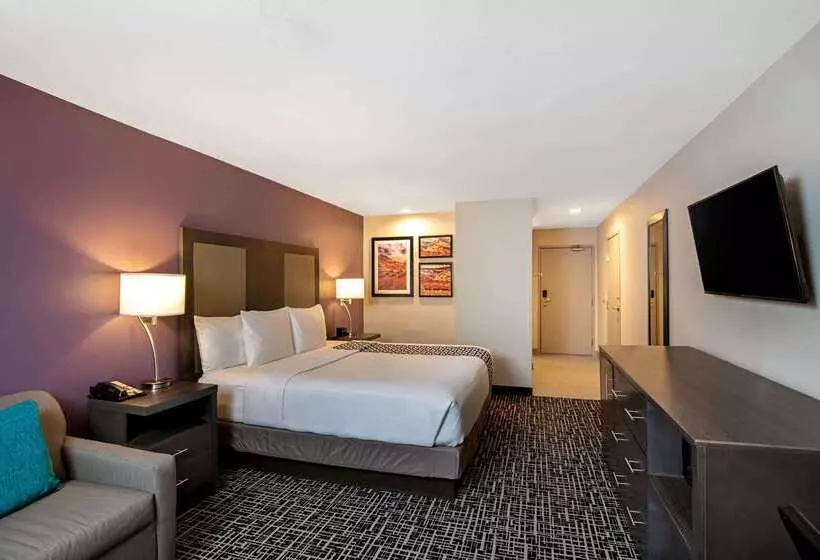Hotel La Quinta Inn & Suites By Wyndham Las Vegas Nellis