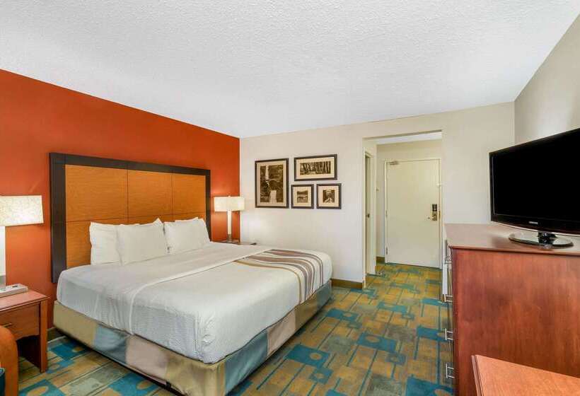 בית מלון כפרי Baymont By Wyndham Meridian