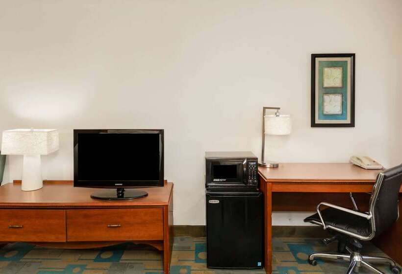 בית מלון כפרי Baymont By Wyndham Meridian