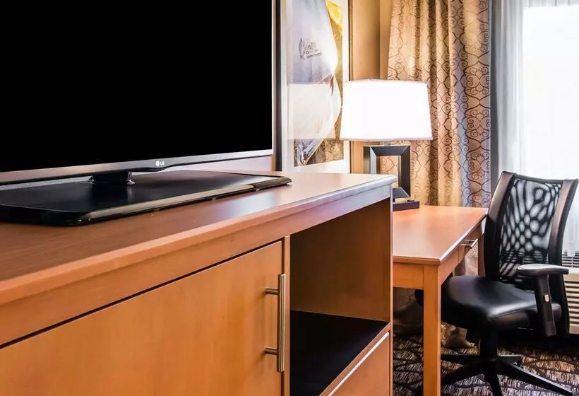 فندق Quality Inn & Suites Warren Detroit