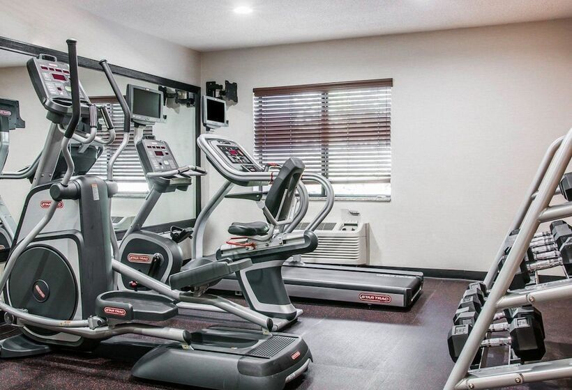 هتل Quality Inn & Suites Warren   Detroit