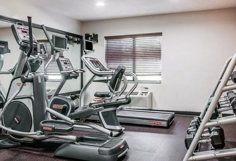 فندق Quality Inn & Suites Warren Detroit