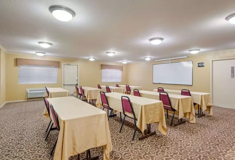 Surestay Hotel By Best Western Deer Park