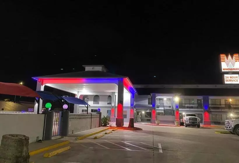 ホテル Texas Inn And Suites Raymondville