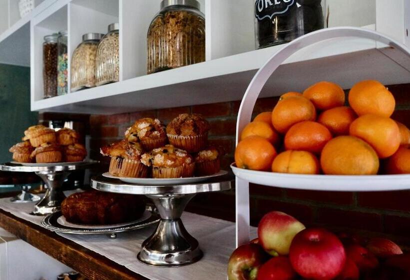 فندق على الطريق Cape Cod Veranda