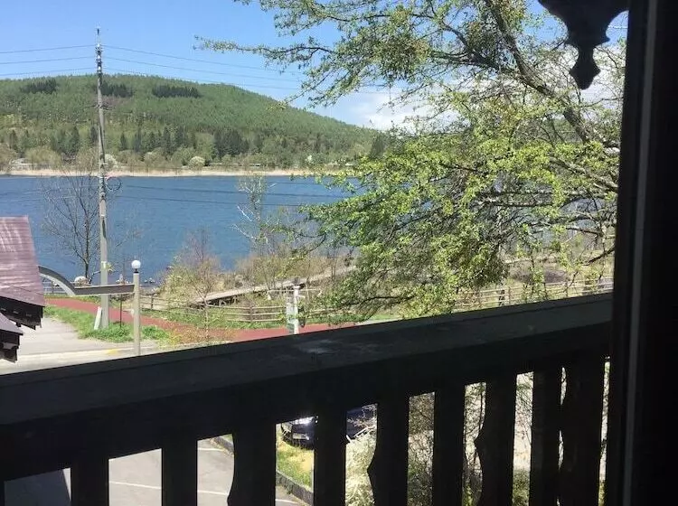 簡易ホテル Shirakabako Sakaeen