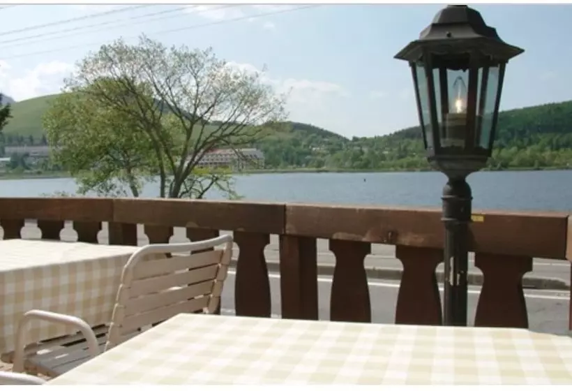 簡易ホテル Shirakabako Sakaeen