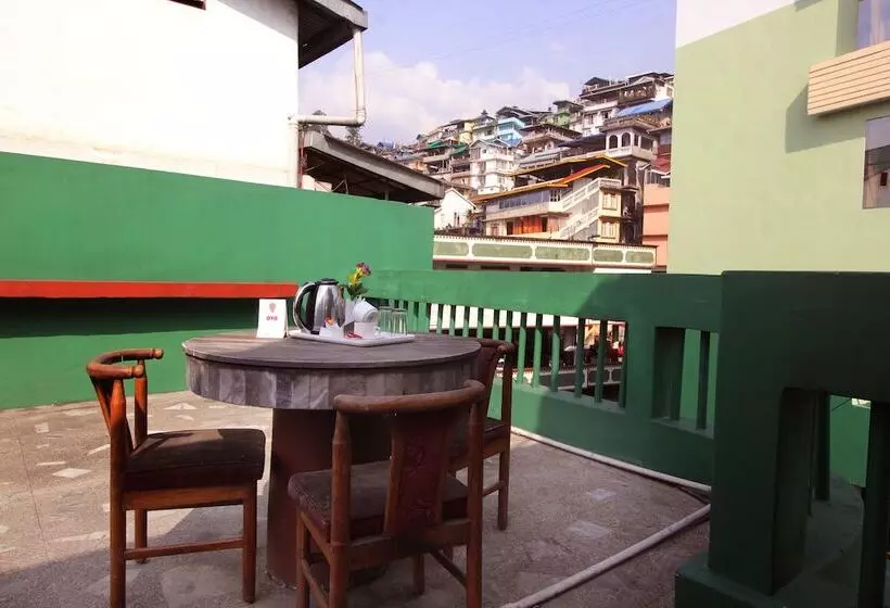 ホテル Deep Residency By Oyo Rooms