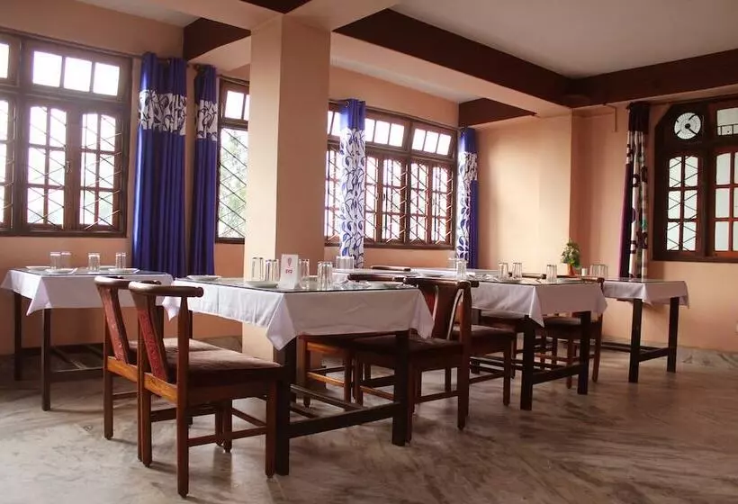 ホテル Deep Residency By Oyo Rooms