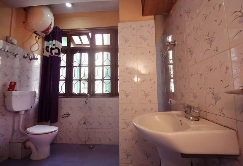 ホテル Deep Residency By Oyo Rooms