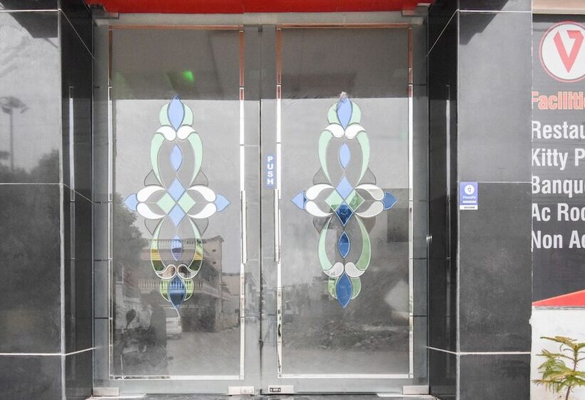 Hotel Oyo 48899  V Seven