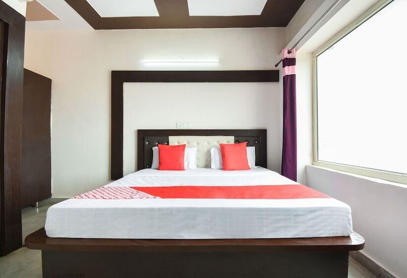 Hotel Oyo 48899  V Seven