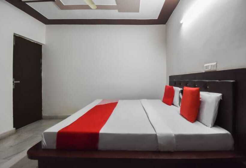 Hotel Oyo 48899  V Seven