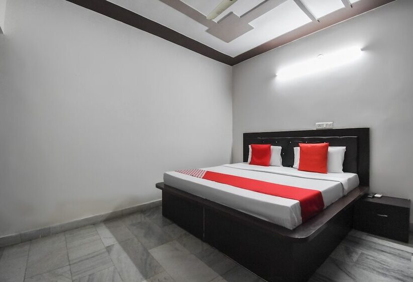 Hotel Oyo 48899  V Seven