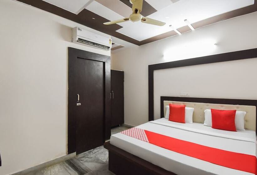 Hotel Oyo 48899  V Seven