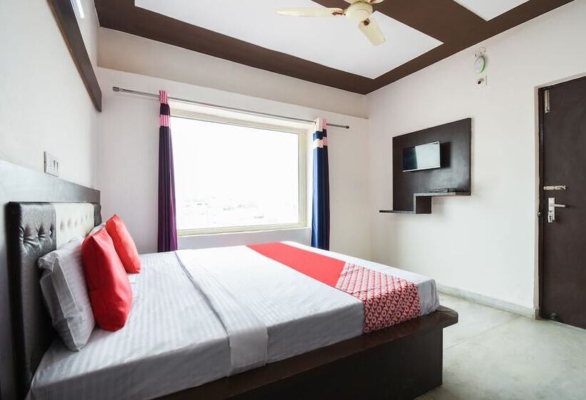 Hotel Oyo 48899  V Seven