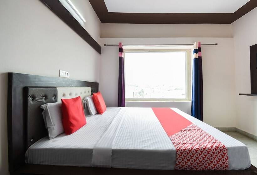 Hotel Oyo 48899  V Seven