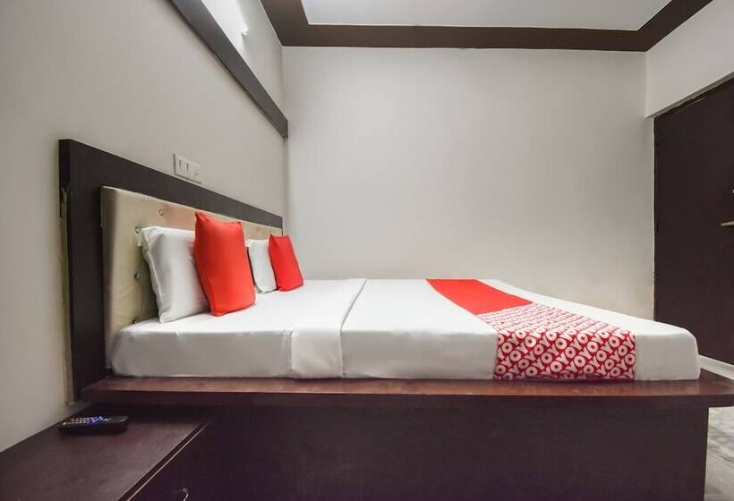 Hotel Oyo 48899  V Seven