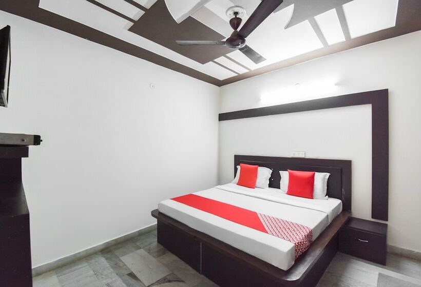 Hotel Oyo 48899  V Seven