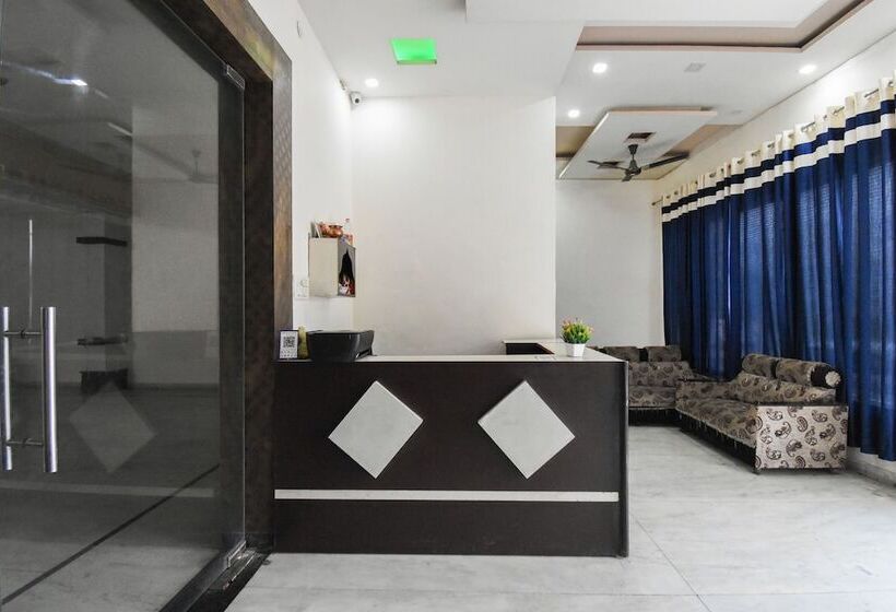 Hotel Oyo 48899  V Seven