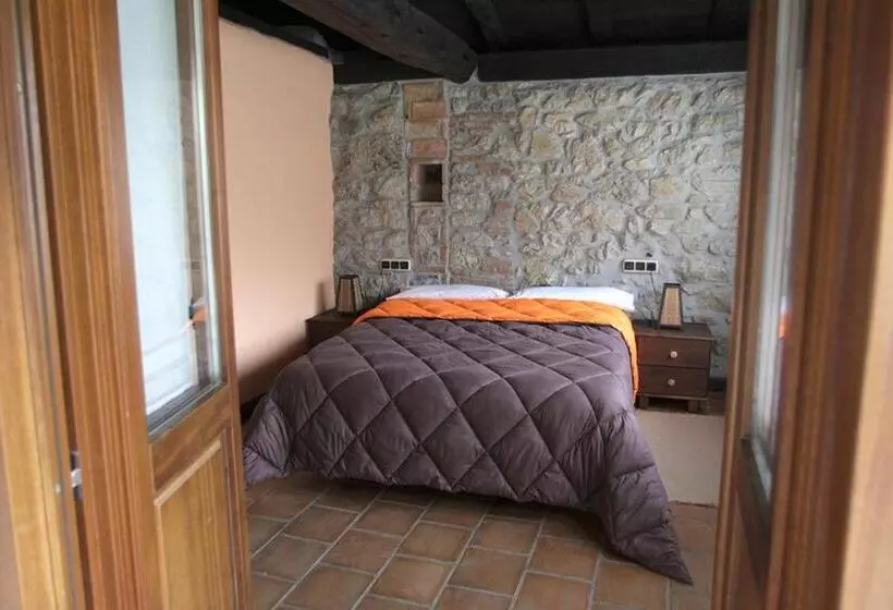 ホテル Rural Llerau