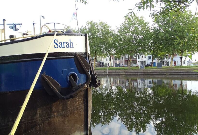 هتل Schip Sarah