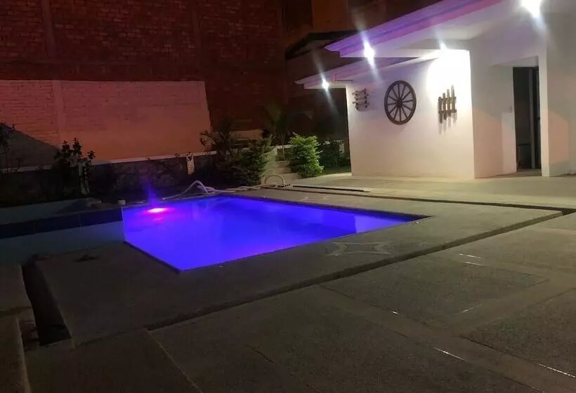 پانسیون Hostel Las Palmas