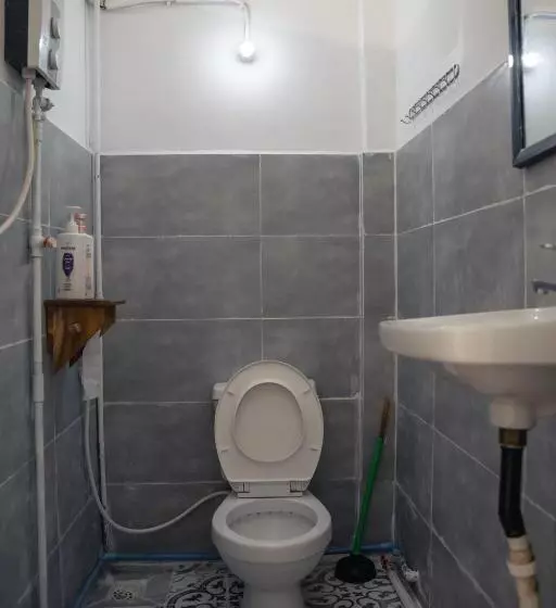 پانسیون Sacred Lotus   Vegan Café X Hostel