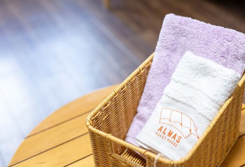 Albergue Almas Guest House(アルマス）