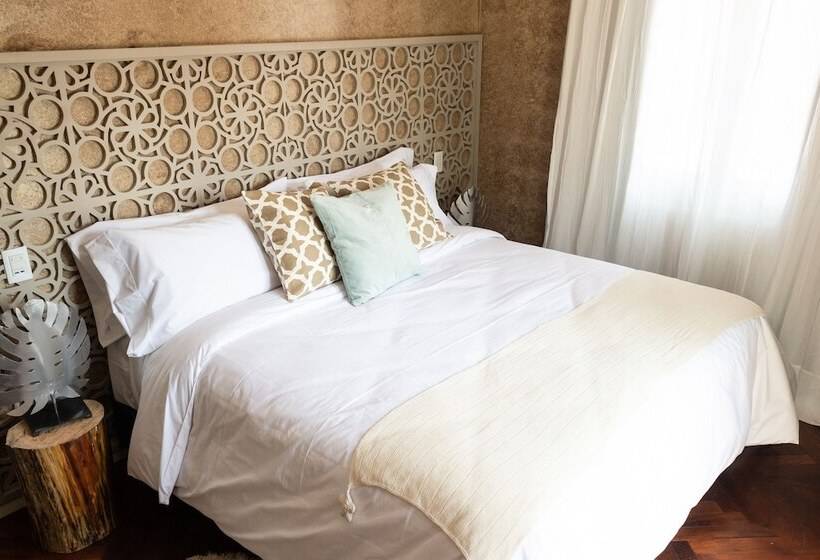 Отель Casa Lola