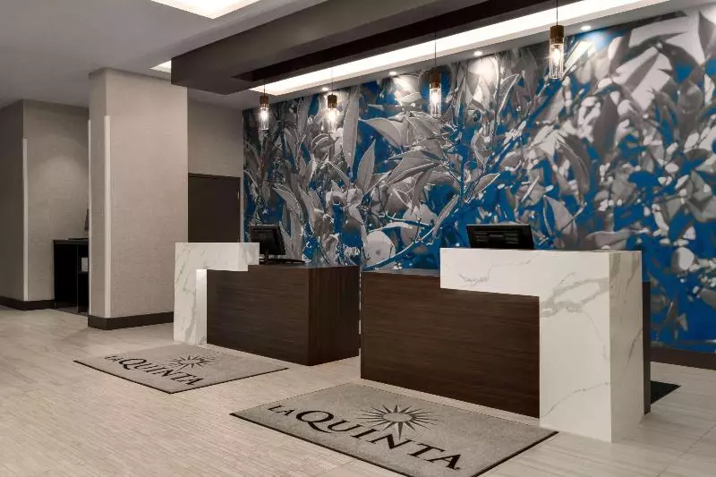 Hotelli La Quinta Inn & Suites By Wyndham Orlando Idrive Theme Parks